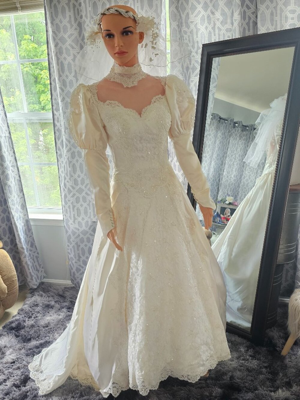 Vintage 1980s Handmade Lace Wedding Dress + Veil & Petticoat